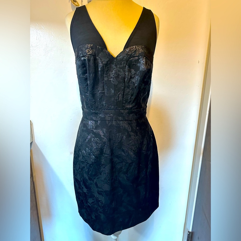 Guess dress never worn NWOT! Size 8 according to label. Fits more like a 6